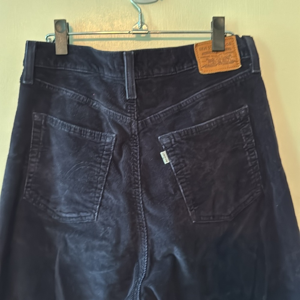 Levi’s Ribcage Wide Leg Navy Corduroy Pants Wome size 33